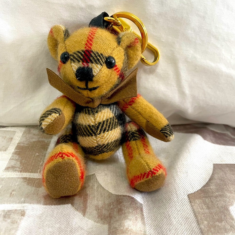 Burberry bear key chain perfect condition